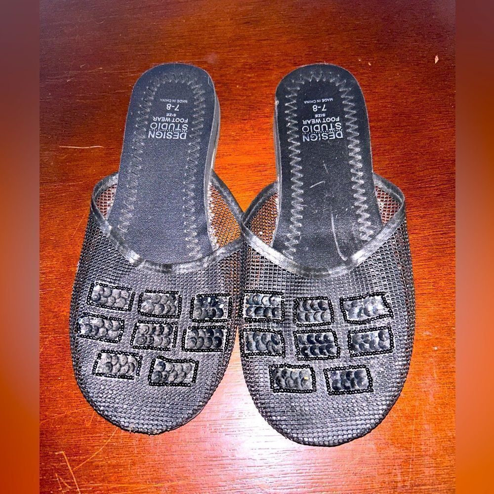 Designed slippers size 7/8